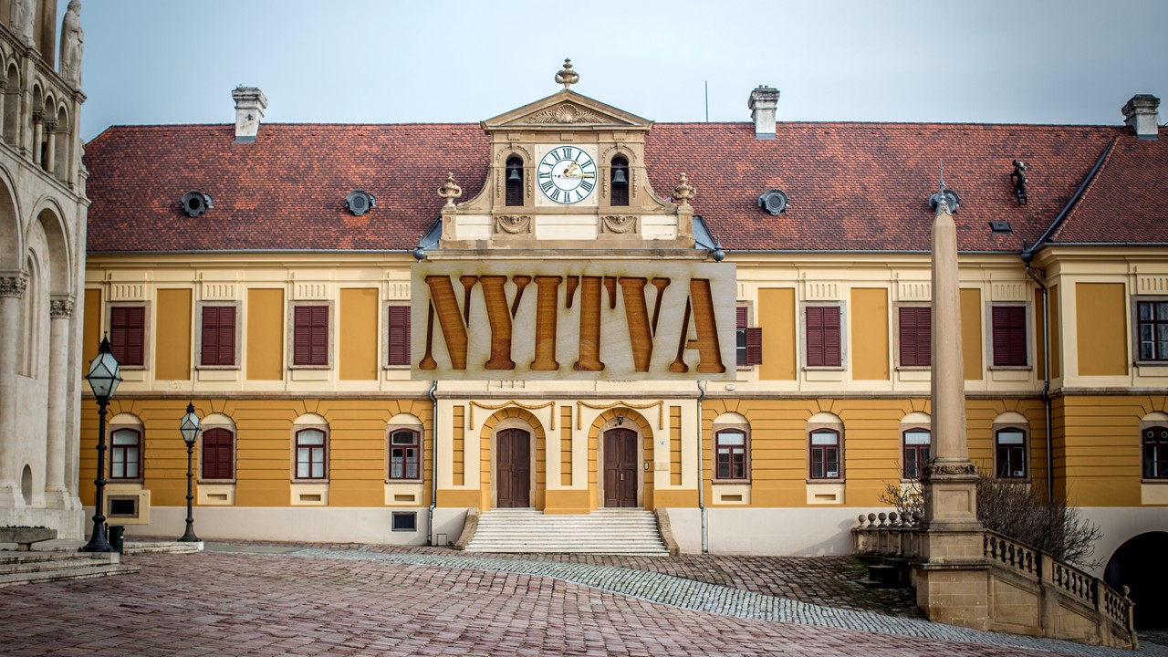 PEL nyitva 02